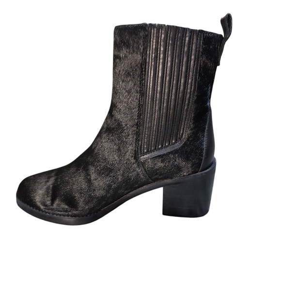 UGG Camden Cow Hide Black Boots - Picture 2 of 8